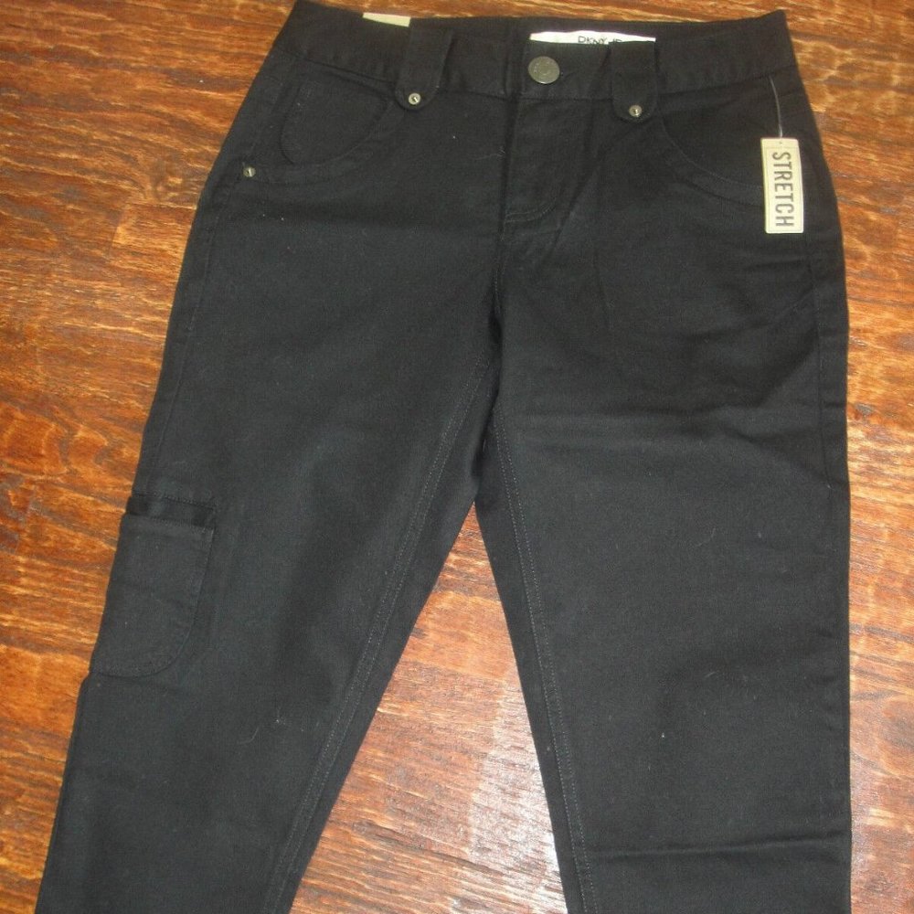 NWT * DKNY Black CAPRIS * 5-pkt cropped JEANS * Stretch * RELAXED Fit * size 2